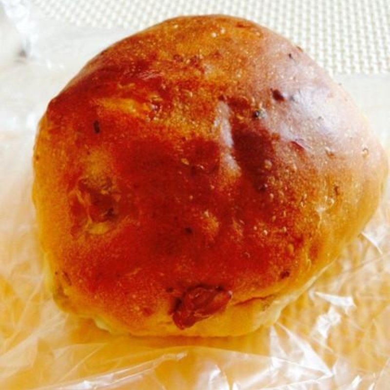 ホワイトチョコ＆くるみ(タカハシベーカリー)