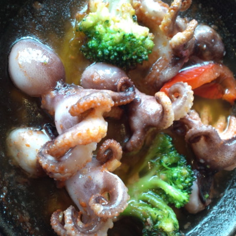 いいだこと野菜のアヒージョ(タパス ブランコ みなとみらい店 （Tapas Blanco）)