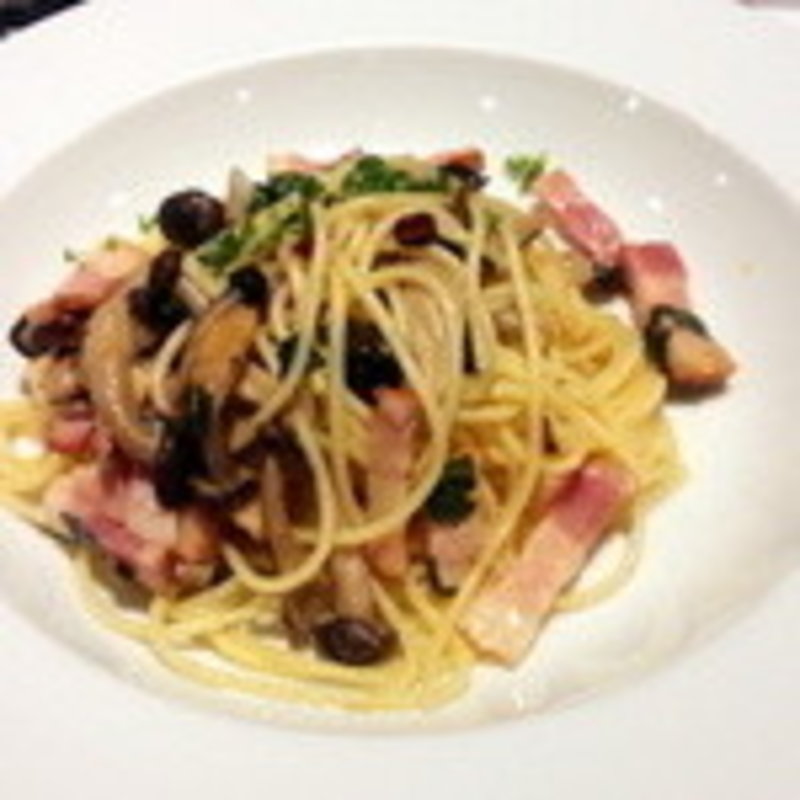 キノコとベーコンのパスタ(ダブルゾーン )