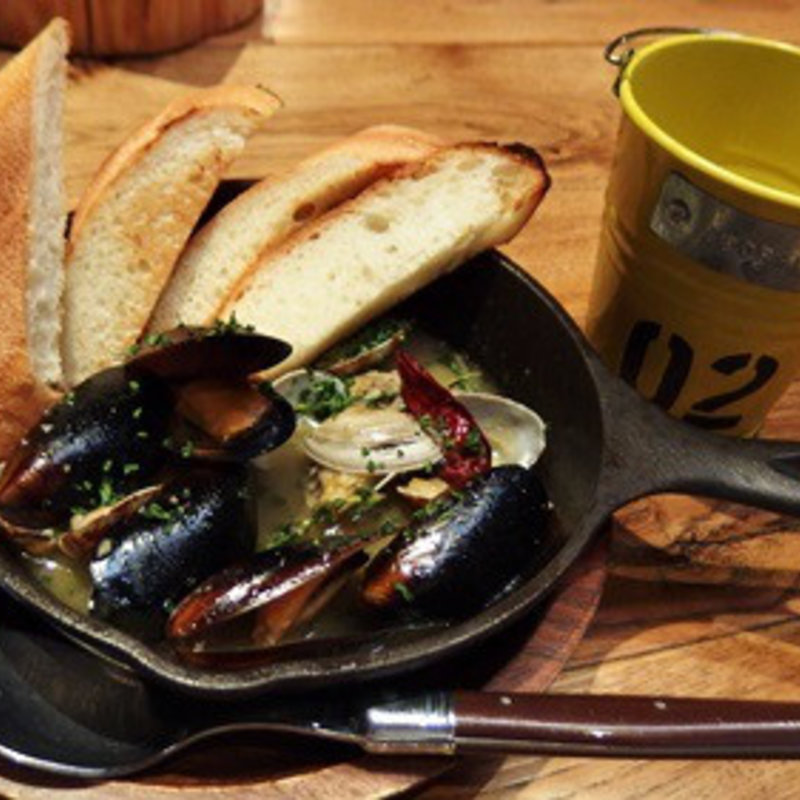 アサリとムール貝のクラフトビール蒸し(タワーダイニング 恵比寿店 （TOWER DINING）)