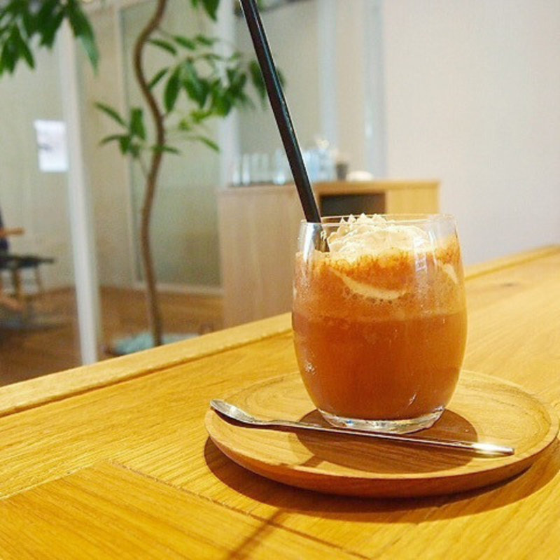 冷たいチョコレートのフローズンドリンク(ダンデライオン・チョコレート ファクトリー＆カフェ蔵前)