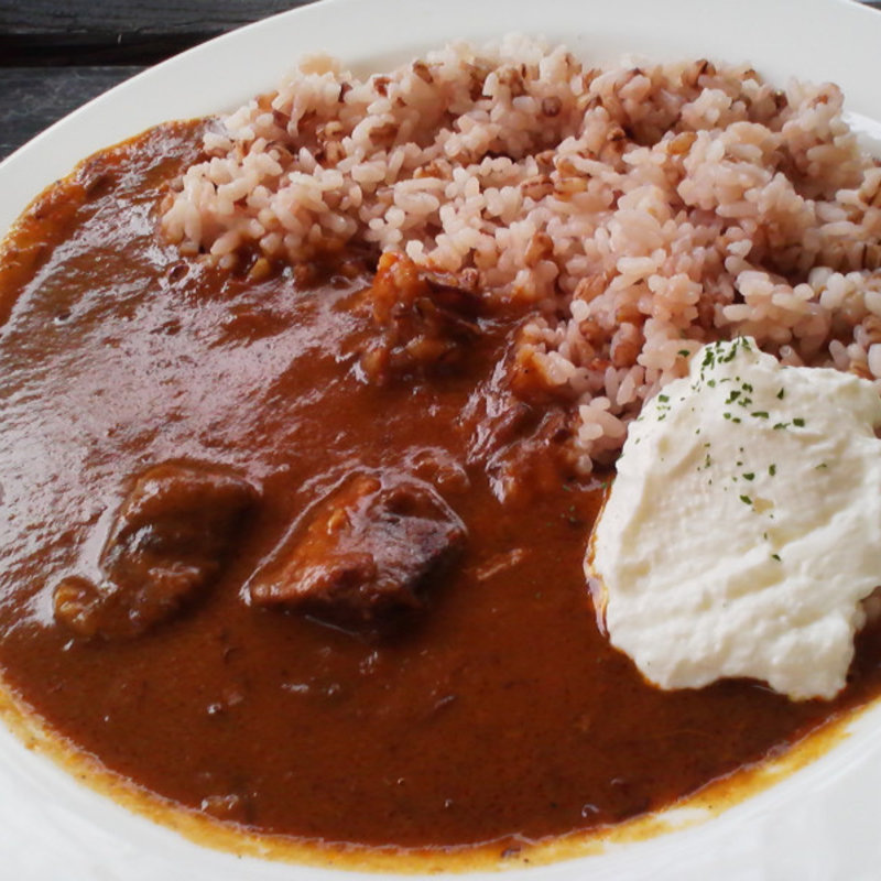 黒毛和牛の欧風ビーフカレー(チーズハウス·ヤルゴイ)