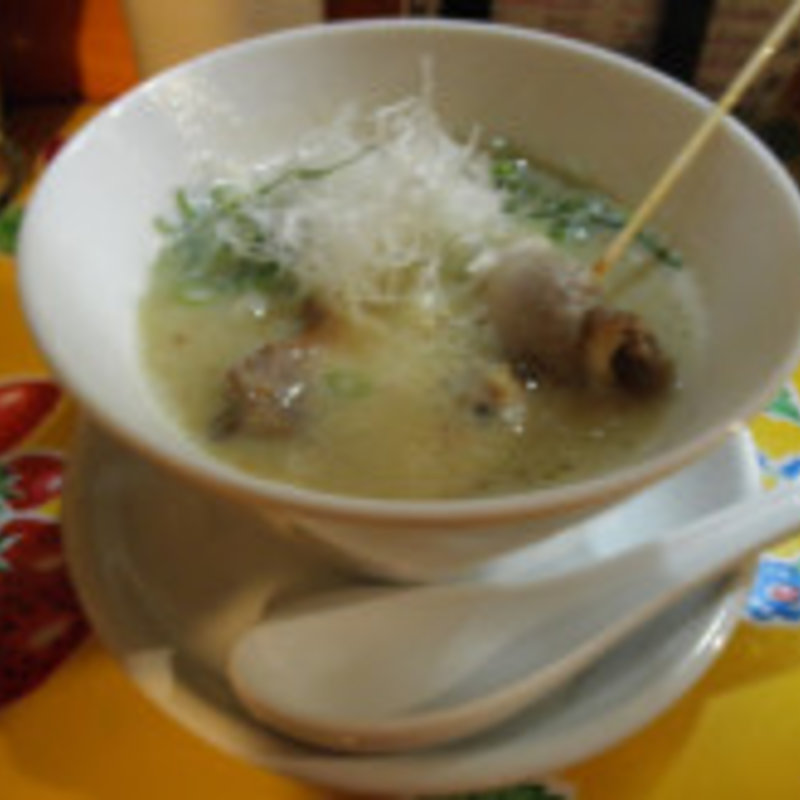 カラブリア産ぺペロンチーノを練り込んだタリオリーニ　赤海老とアーティチョークのオイルソース(CENTO ANNI GINZA)