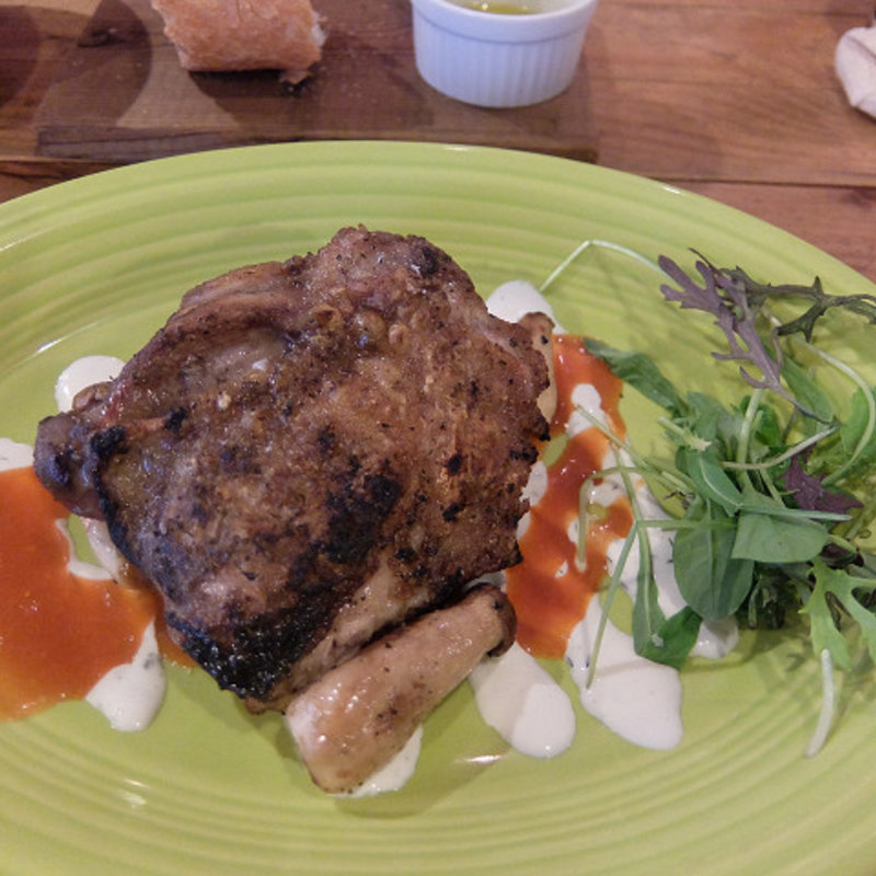 鶏モモ肉の炭火焼グリル(チャコールグリル グリーン 馬車道)