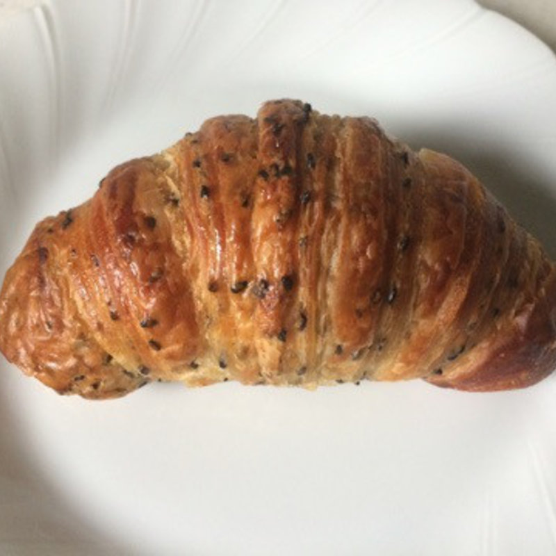 ゴマのクロワッサン(ツェルマット)