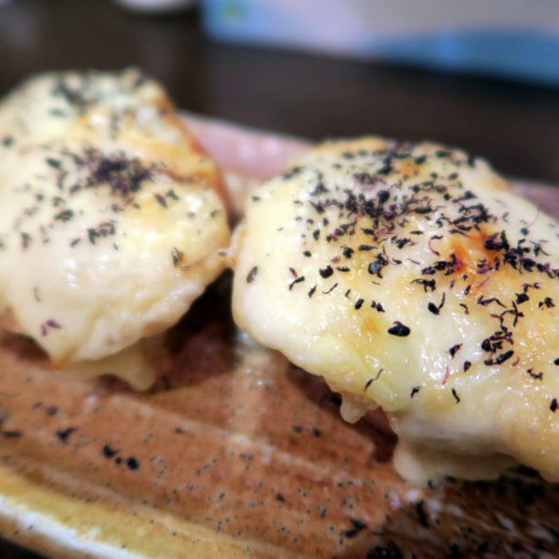 オニオンチーズのブルスケッタ(立ち呑み処 つなぎ家)