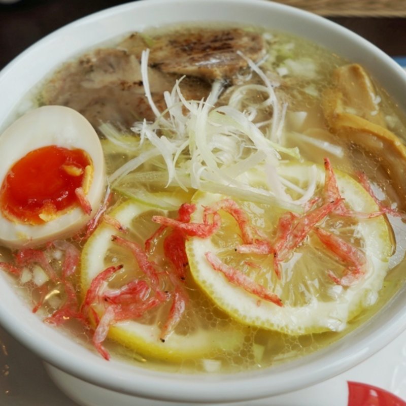 白湯鶏豚骨レモンラーメン(ツバキ カフェ （TSUBAKI Cafe）)