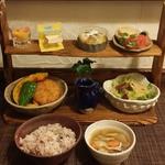ランチ(つよしのコロッケ本舗 （ツヨシノコロッケホンポ）)