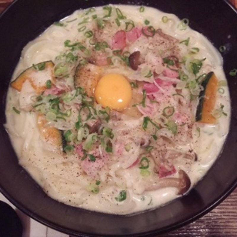 キノコとベーコンのカルボナーラ(伊予の手造りうどん 名代 つるちゃん （つるちゃん）)