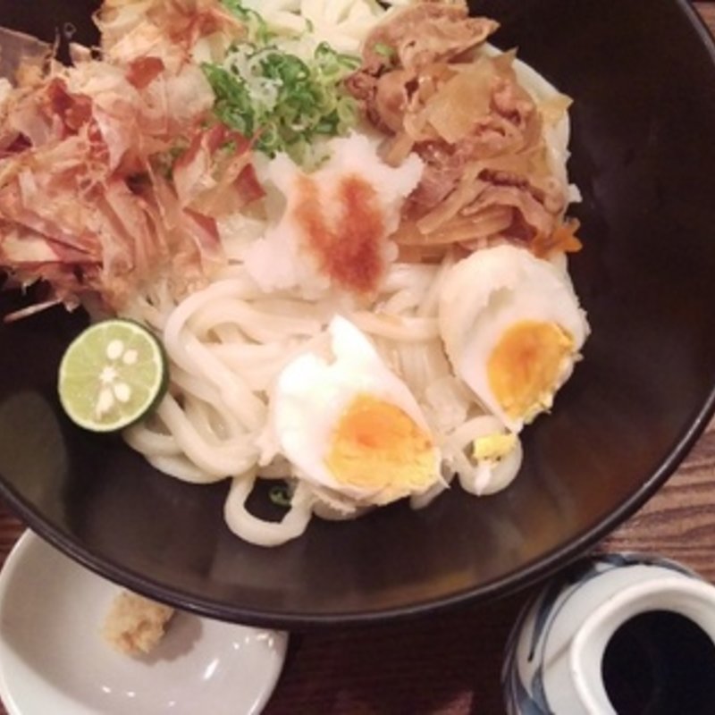 卵肉ぶっかけうどん(伊予の手造りうどん 名代 つるちゃん （つるちゃん）)