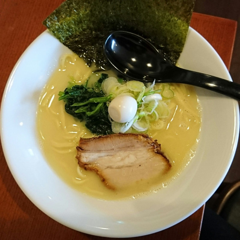 豚骨しおラーメン(つるや)