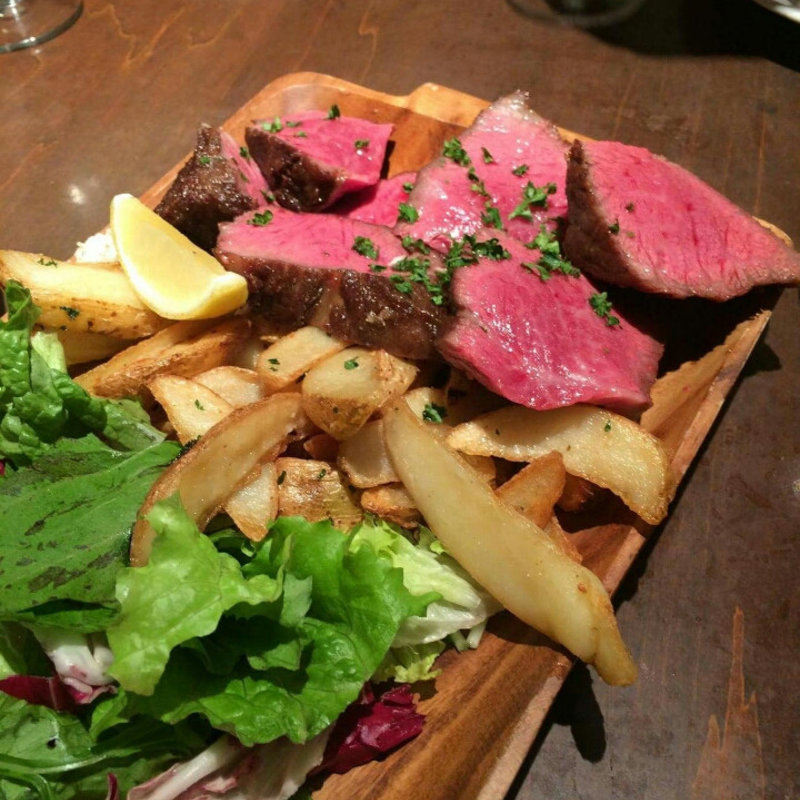 北海道産池田牛塊肉の薪釜焼き(Diavolo e Bambina)