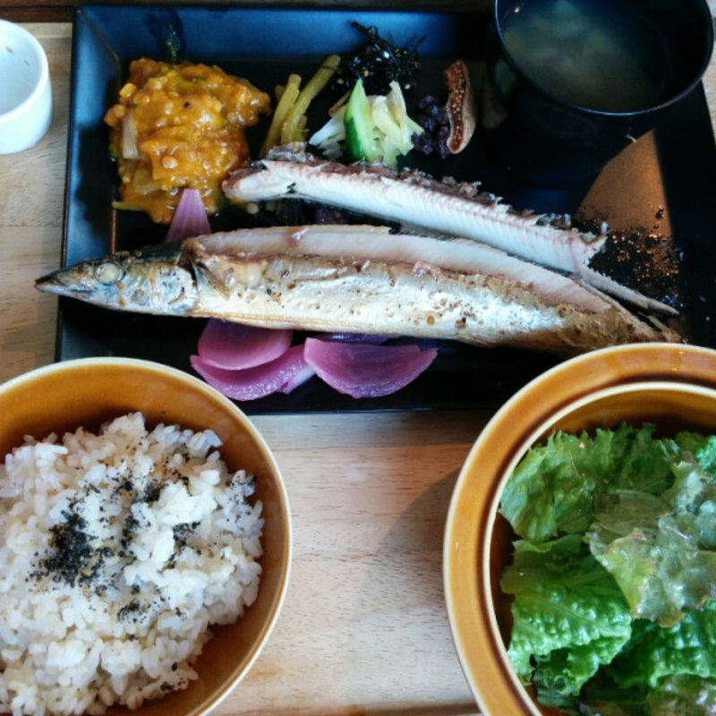 サンマ定食(daylight kitchen)