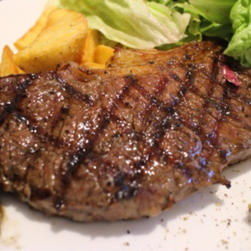 ビーフサーロインステーキ（200g）(デカリー)