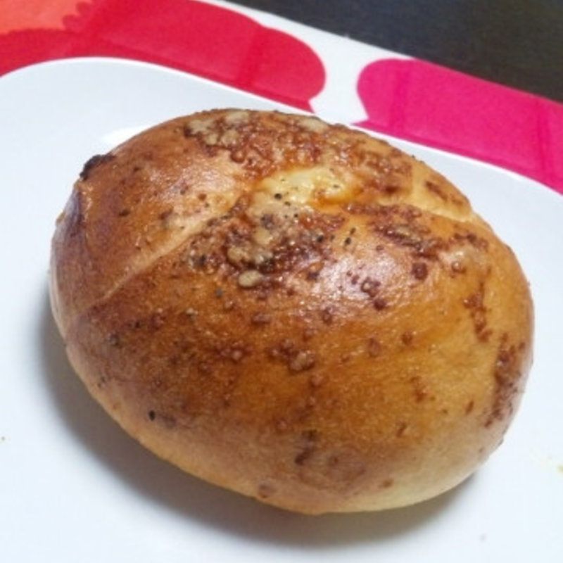 むぎゅ　そら豆＆ベーコンチーズ(テコナベーグルワークス)