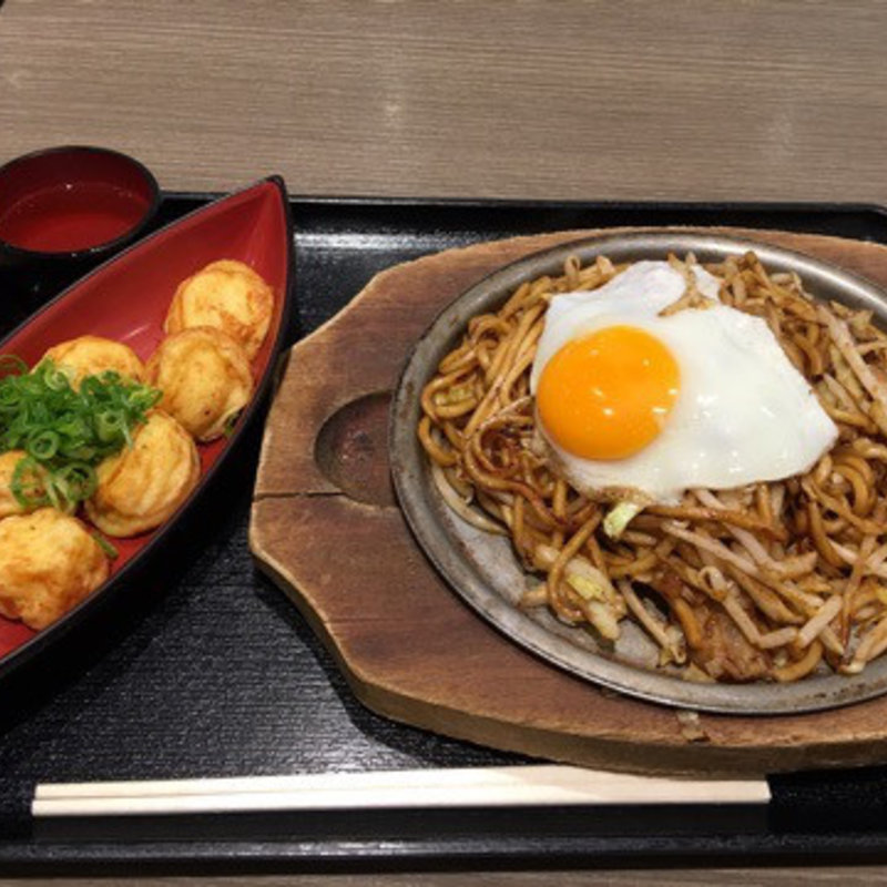 大阪月見焼そば(てっぱん屋台 ダイバーシティ東京プラザ店)