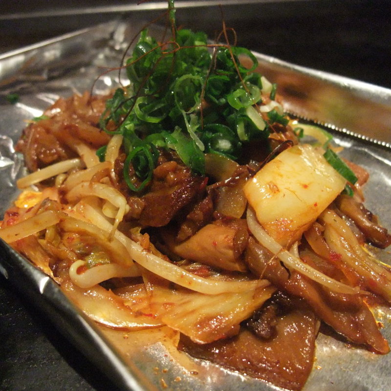 すじコンキムチ(お好み焼き でん)