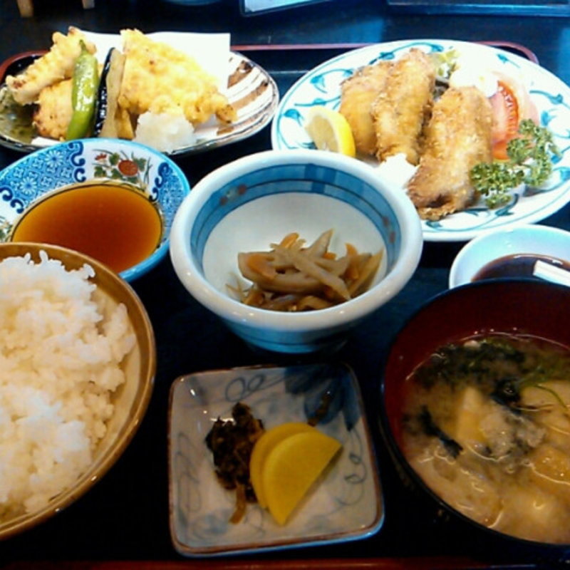 日替わり定食 （本日のおかずのなかから２品お選びいただけます）(でん)