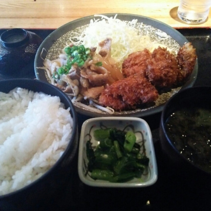 豚の特製タレ焼き&チキンカツ定食(テング酒場 道玄坂店)