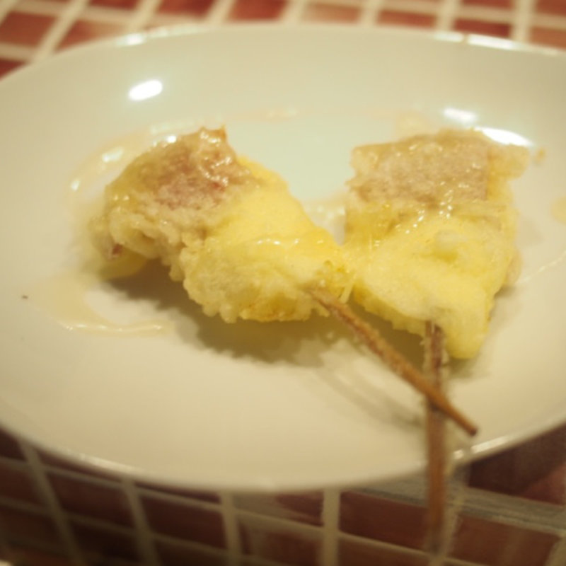 モッツアレラと生ハムの天ぷら(テンプラ　ワバル)