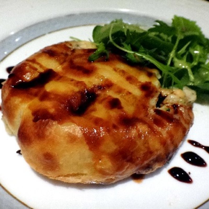 オーブン料理の一番人気『 クリーミーチキンのミートパイ 』(ド・マーレ湘南 川崎店 )