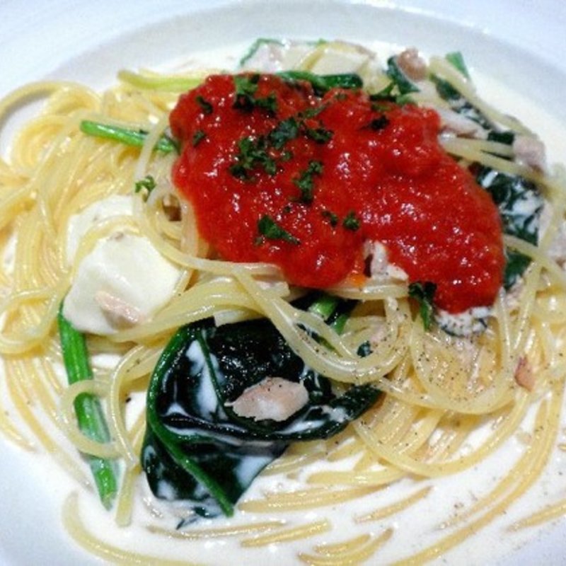 ツナ・ホウレン草・モッツァレラチーズのクリームソーススパゲティ(ド・マーレ湘南 川崎店 )