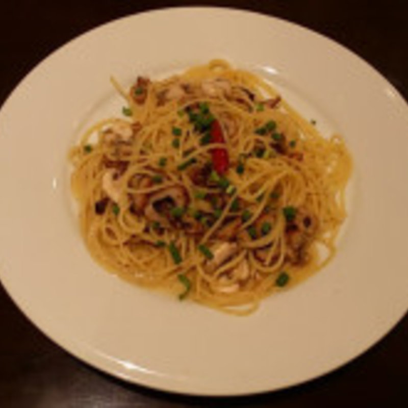 穴子とマッシュルームのペペロンチーノ(ド・マーレ湘南 川崎店 )