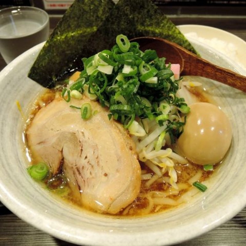 THE・濃厚醤油らーめん（和歌山風）(ど・みそ 町田店)