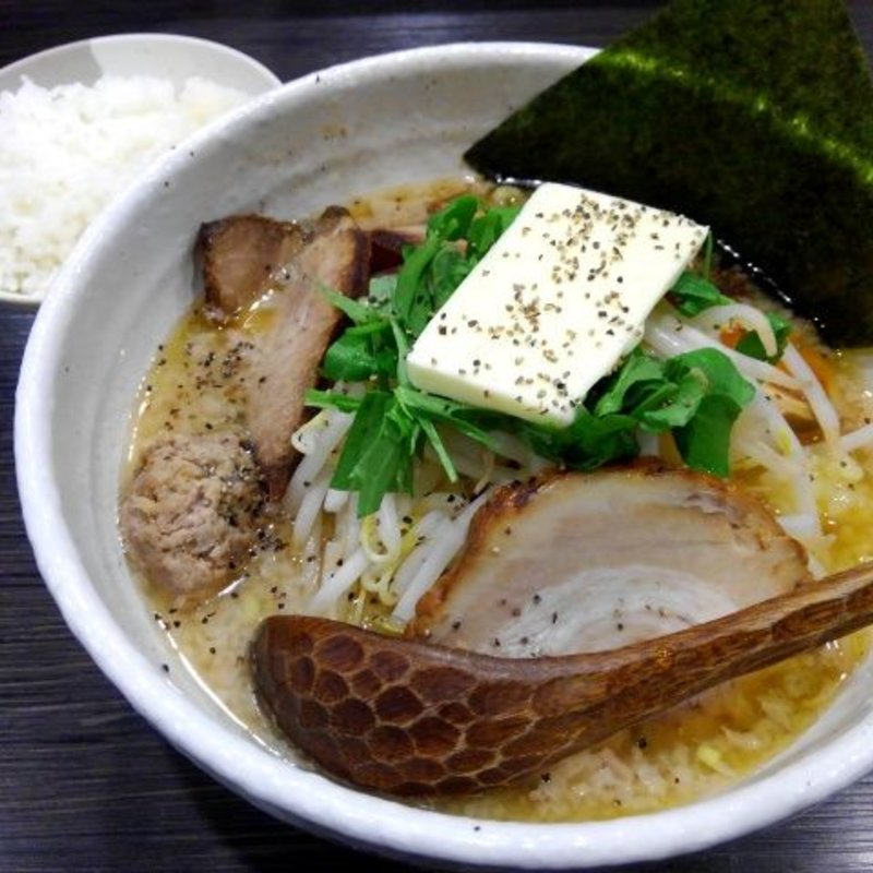 肉盛・こってり塩らーめん(ど・みそ 町田店)