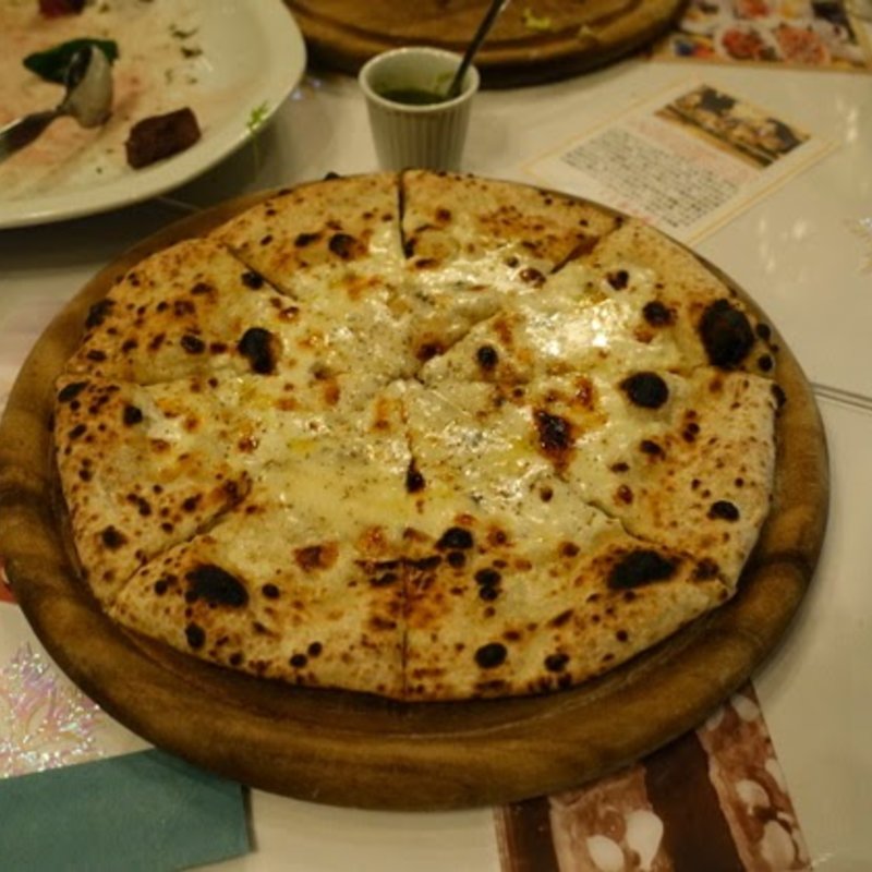 ピッツァクアトロフォルマッジ(トスカーナ 神谷町店 （Italian//BarR TOSCANA）)