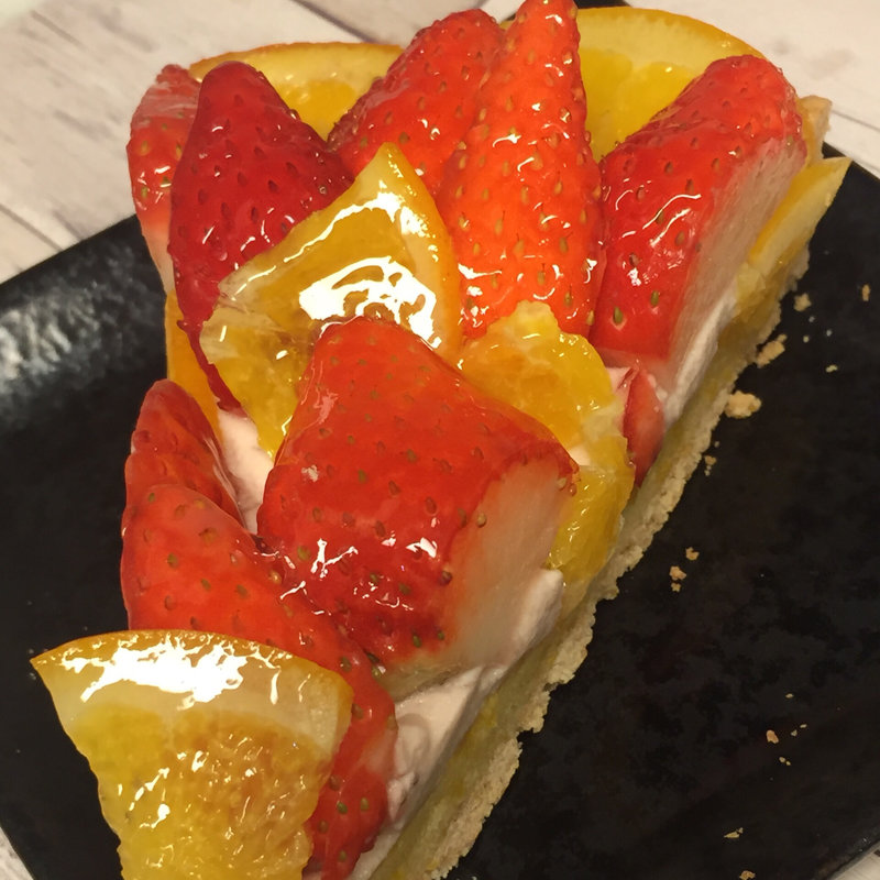 いちごとオレンジのタルト(キルフェボン青山店)