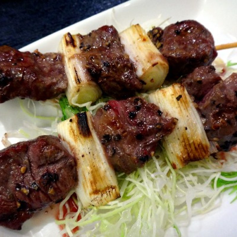 牛ハラミ串焼(とも栄鮨)