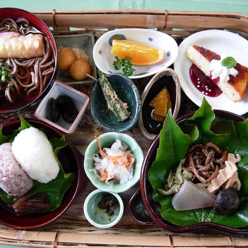 竹篭弁当つくし(ドライブレスト・アイビー)