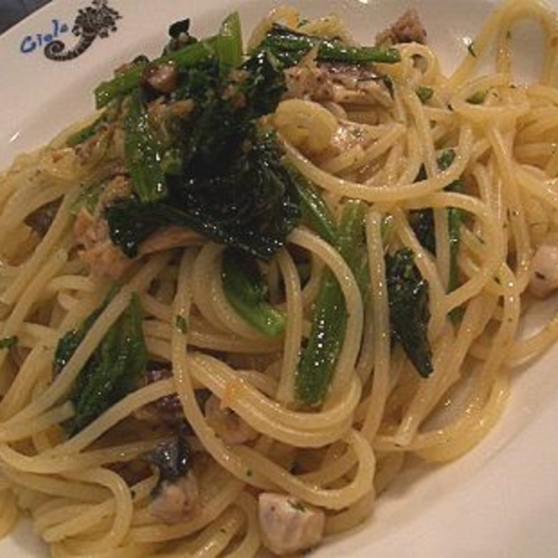 サバとほうれん草のオイルソースのスパゲッティ(トラットリア・デル・チェーロ)