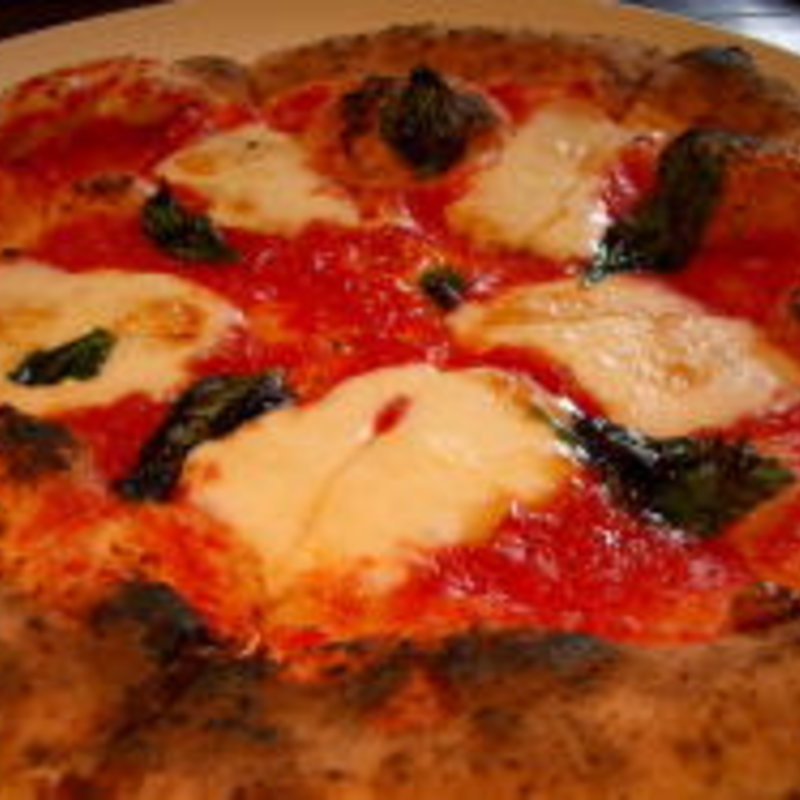 ピッツアマルゲリータ(MOKICHI TRATTORIA)