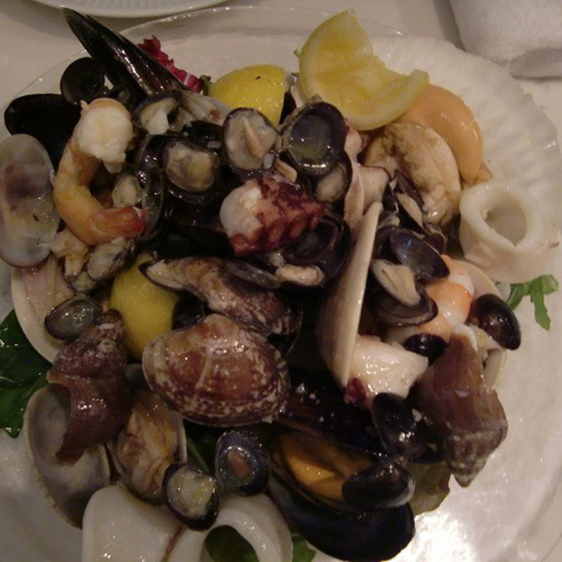 魚介類とレモンのサラダ(トラットリア 築地 パラディーゾ！)