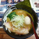 醤油らーめん(とらとはと)