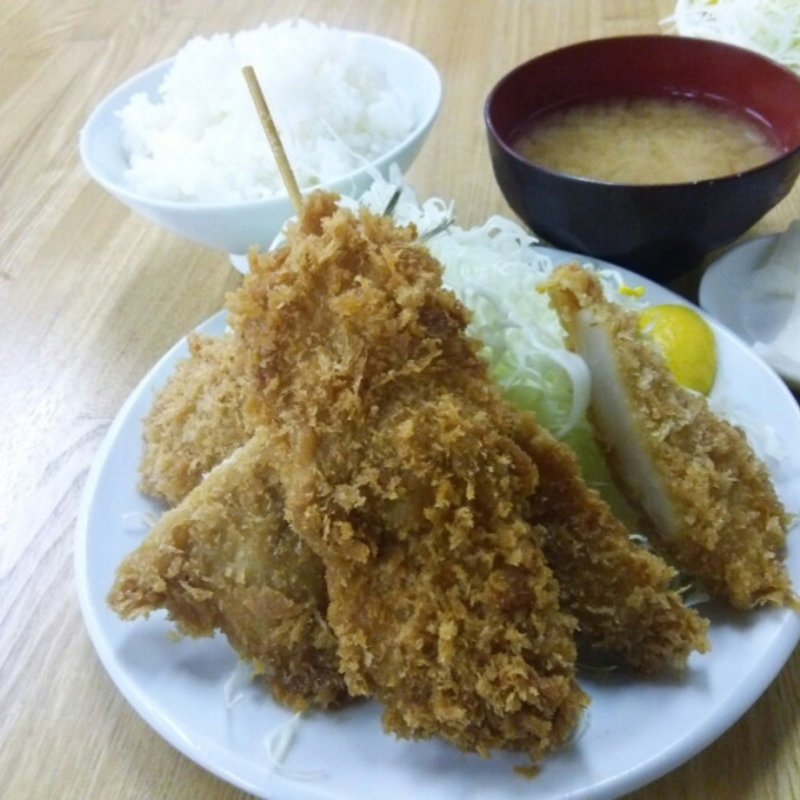 ミックス定食(とんかつ いちよし)