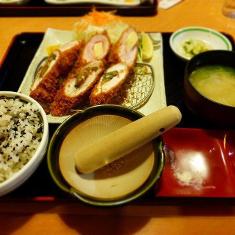 チーズとしそ梅のチキンロールかつ(どんと　 高知店 )