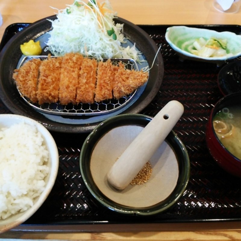 シルキーロースカツ定食(どんと三原店)