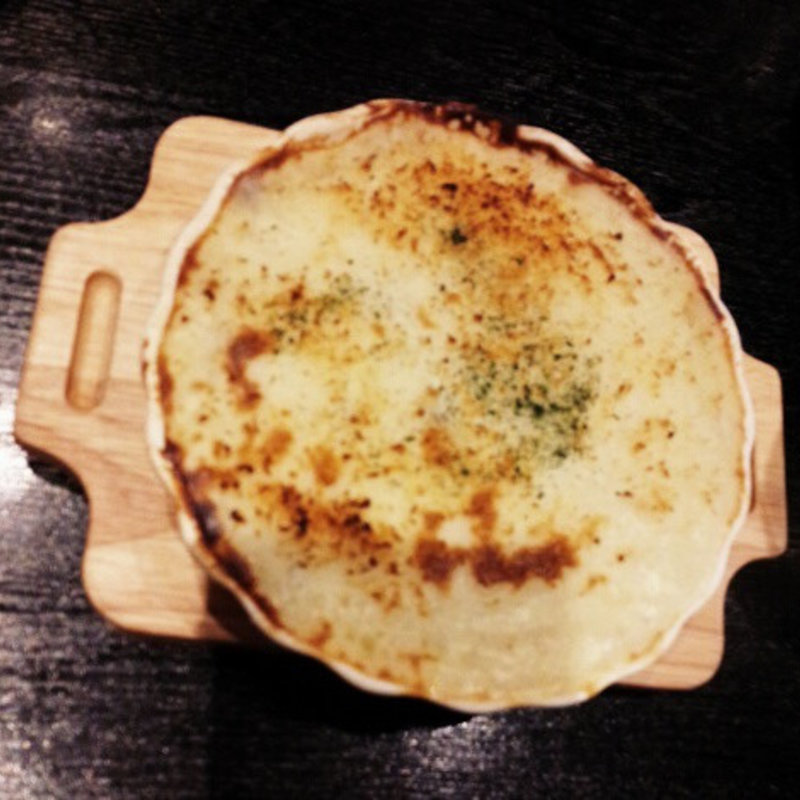 豚肩肉のコンフィとマッシュポテトのグラタン(とんぼ )