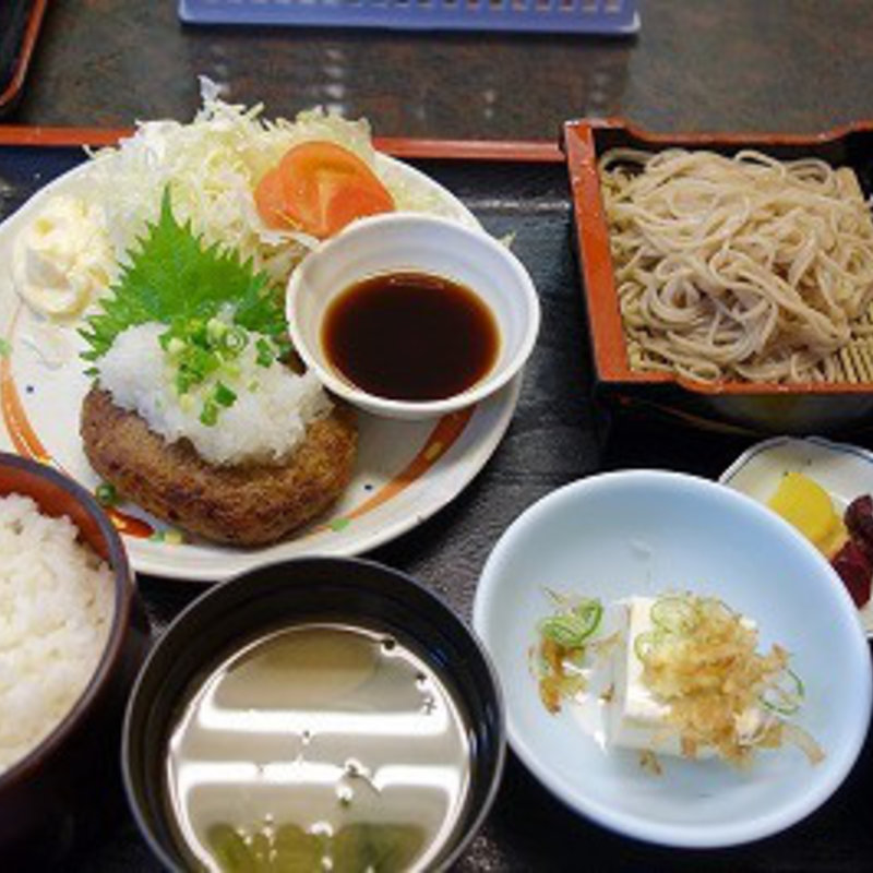 和風ハンバーグ定食(ダイニングKANESEI)