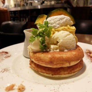 かぼちゃとクリームチーズのパンケーキ(カフェ＆ブックス ビブリオテーク 東京・有楽町（café & books bibliothèque Tokyo Yurakucho）)