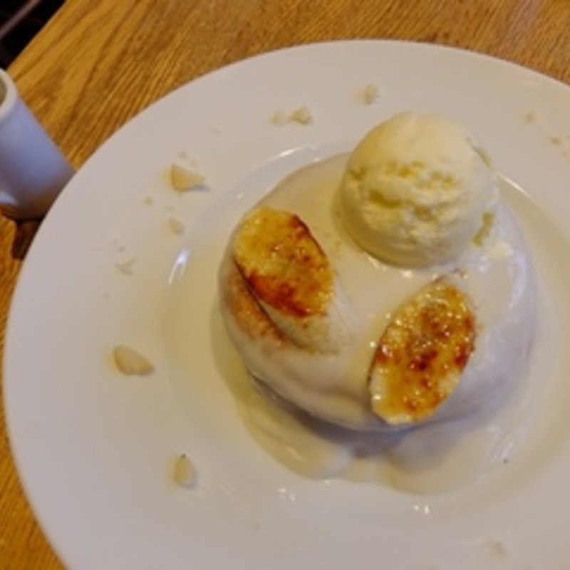 パンケーキ・ニウ【ココナッツ】(カフェ＆ブックス ビブリオテーク 東京・有楽町（café & books bibliothèque Tokyo Yurakucho）)