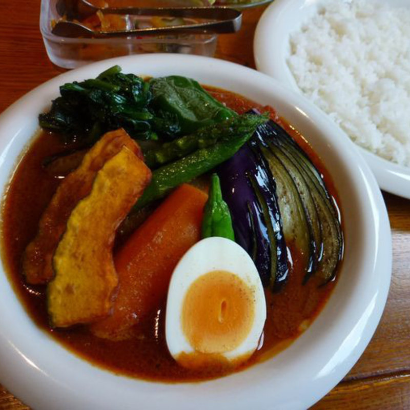 チキンと夏野菜スペシャル　(インド)(カレーリーフ)