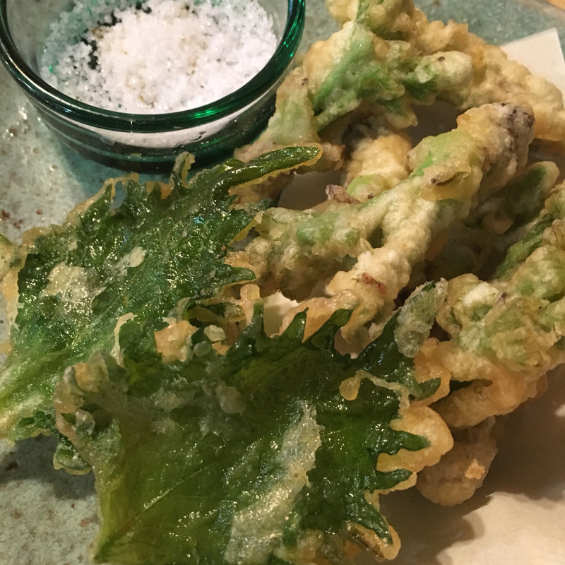 たらの芽の天ぷら(居酒屋 達磨)