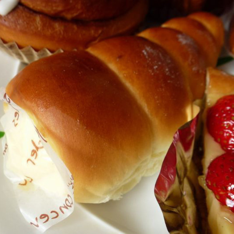 クリームパン(コロネ)(くるみのランプ)