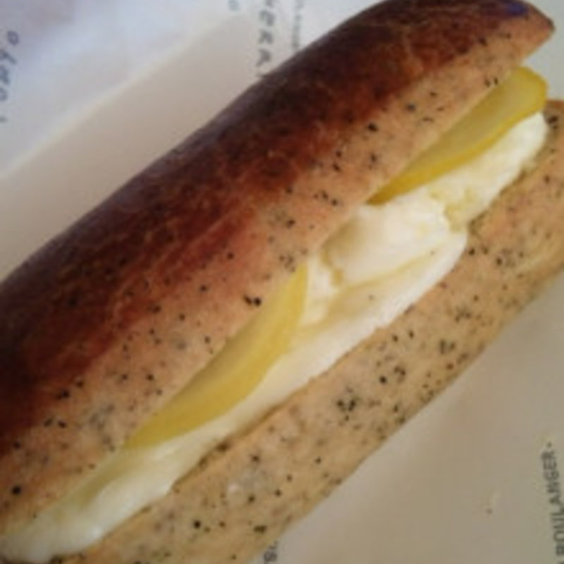 レモンと紅茶のバトン(ゴントラン シェリエ 渋谷店 （GONTRAN CHERRIER）)