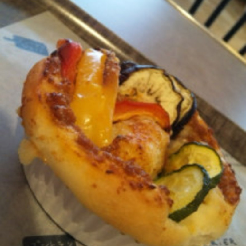 夏野菜のカレーパン(ゴントラン シェリエ 渋谷店 （GONTRAN CHERRIER）)