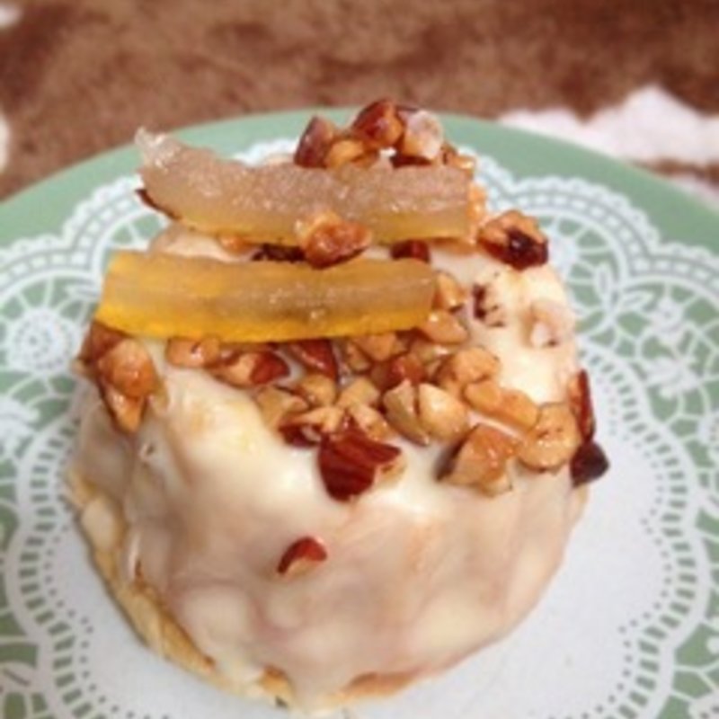 ホワイトチョコクグロフ(ゴントラン・シェリエ （GONTRAN CHERRIER TOKYO）)